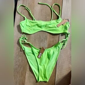 Skims bikini set neon green. Size L